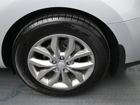 Used 2019 Kia Sedona EX image 19