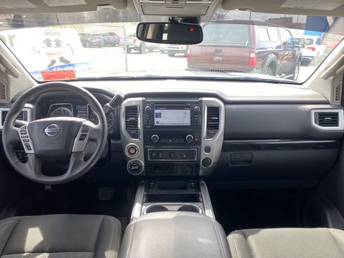 Used 2017 Nissan Titan SV AWD/4WD image 19