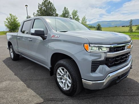 Used 2024 Chevrolet Silverado 1500 LT AWD/4WD image 3