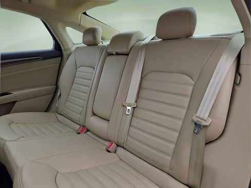 Used 2014 Ford Fusion SE w/ Equipment Group 202A image 12