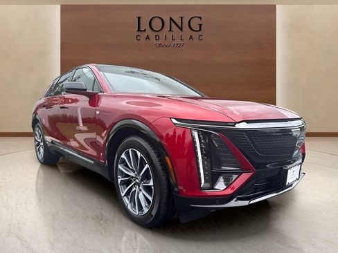 Used 2024 Cadillac Lyriq Sport AWD/4WD image 7