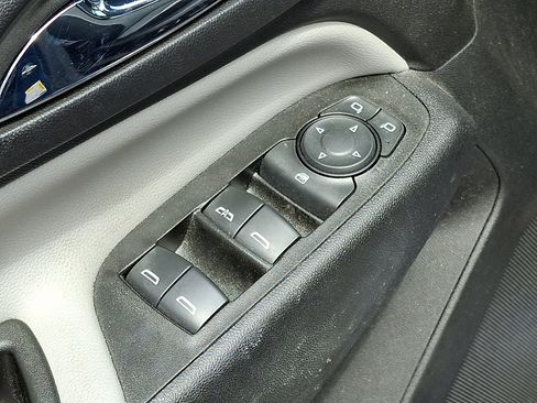 Certified 2022 Chevrolet Equinox LS w/ LS Convenience Package AWD/4WD image 14