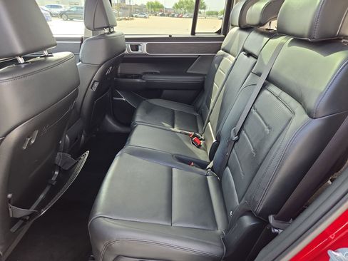 Used 2025 Hyundai Santa Fe Limited image 29