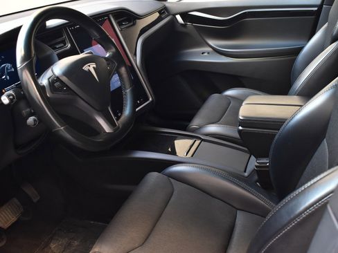 Used 2018 Tesla Model X 75D image 18