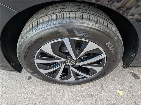 Certified 2025 Volkswagen Jetta S FWD image 9