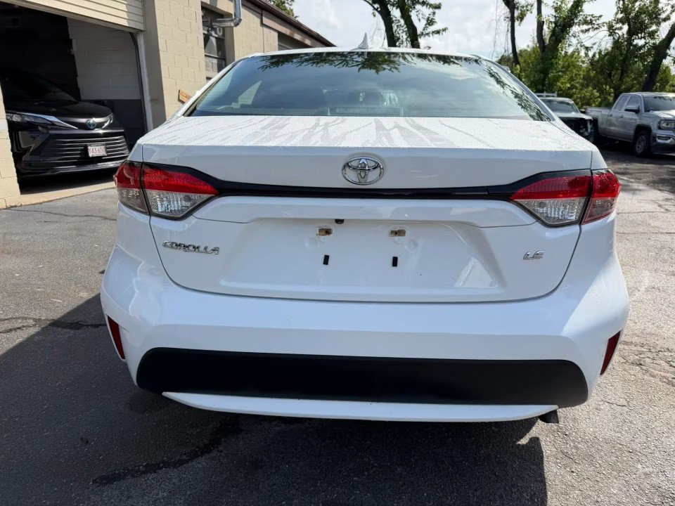 Used 2022 Toyota Corolla LE FWD image 7