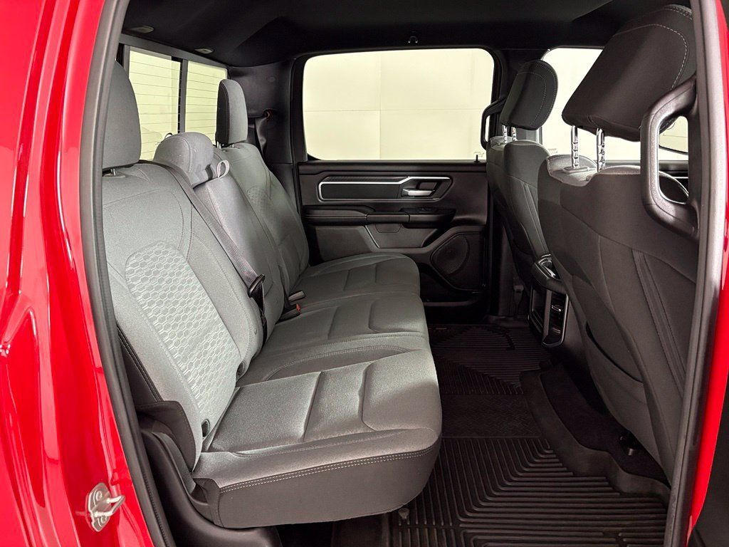 Used 2025 RAM 1500 Big Horn AWD/4WD image 40