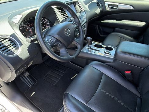 Used 2020 Nissan Pathfinder SL w/ Cargo Package AWD/4WD image 10