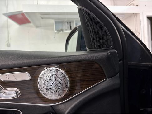 Used 2018 Mercedes-Benz GLC 300 4MATIC image 38