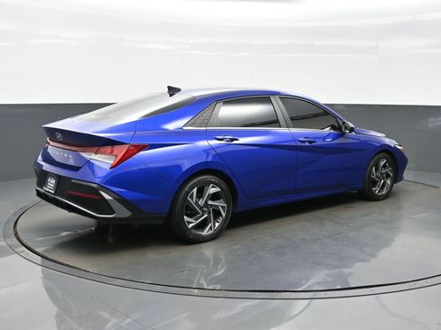 Certified 2024 Hyundai Elantra SEL w/ Convenience Package FWD image 6