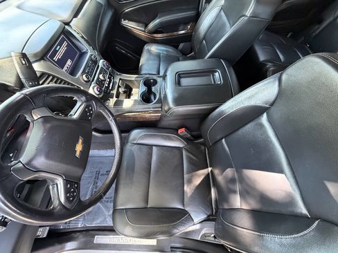 Used 2019 Chevrolet Suburban LT image 10