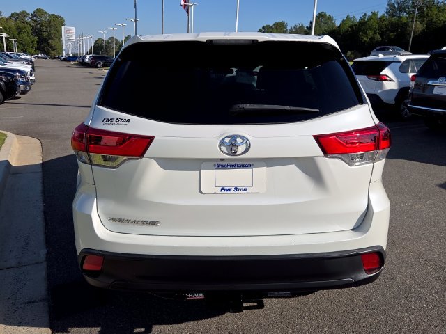 Used 2019 Toyota Highlander LE FWD image 13
