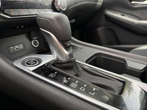 Used 2023 Nissan Sentra SV FWD image 19
