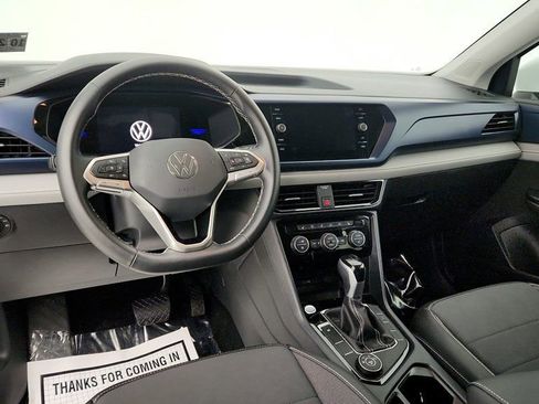Used 2024 Volkswagen Taos SE image 12