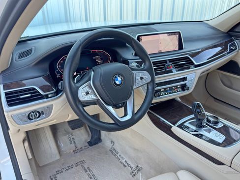 Used 2020 BMW 750i xDrive w/ Executive Package image 13