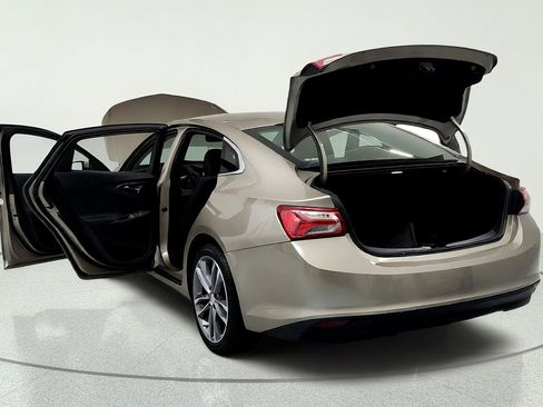 Used 2022 Chevrolet Malibu LT FWD image 11