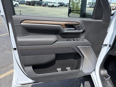 New 2026 Chevrolet Silverado 3500 High Country w/ High Country Premium Package AWD/4WD image 10