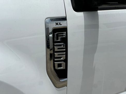 Used 2022 Ford F250 XL w/ Power Equipment Group AWD/4WD image 23