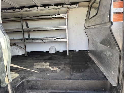 Used 2016 GMC Savana 2500 Extended image 10