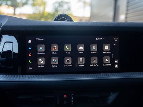 Certified 2025 Porsche Cayenne Coupe image 13