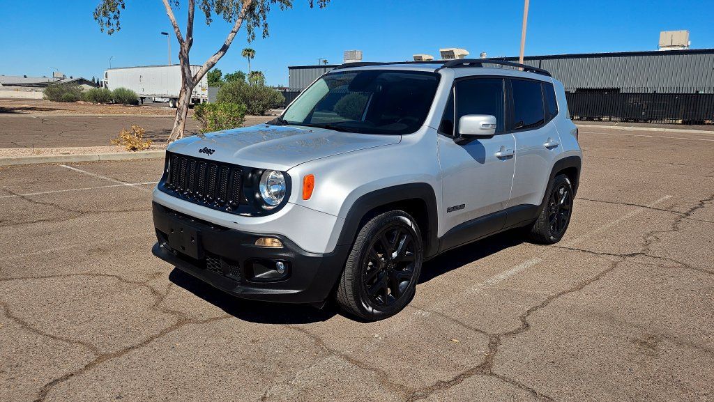 Used 2017 Jeep Renegade Altitude FWD image 4
