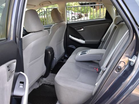 Used 2013 Toyota Prius Three image 9