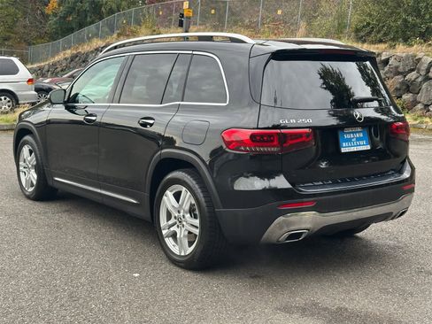 Used 2020 Mercedes-Benz GLB 250 4MATIC w/ Premium Package image 3