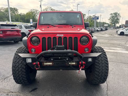 Used 2014 Jeep Wrangler Unlimited Rubicon w/ Max Tow Package AWD/4WD image 3