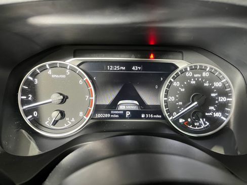 Used 2023 Nissan Rogue SV image 15