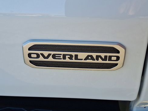 Used 2023 Jeep Gladiator Overland image 29