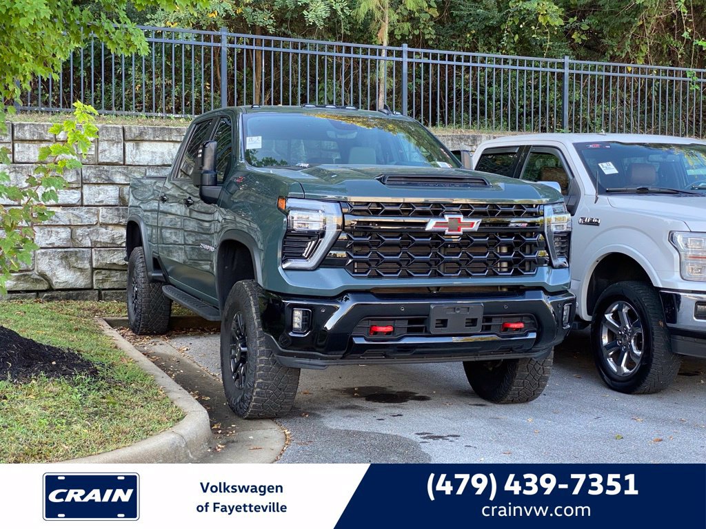 Used 2025 Chevrolet Silverado 2500 ZR2 w/ Technology Package AWD/4WD image 1
