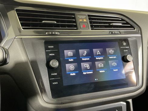 Used 2023 Volkswagen Tiguan SE image 16