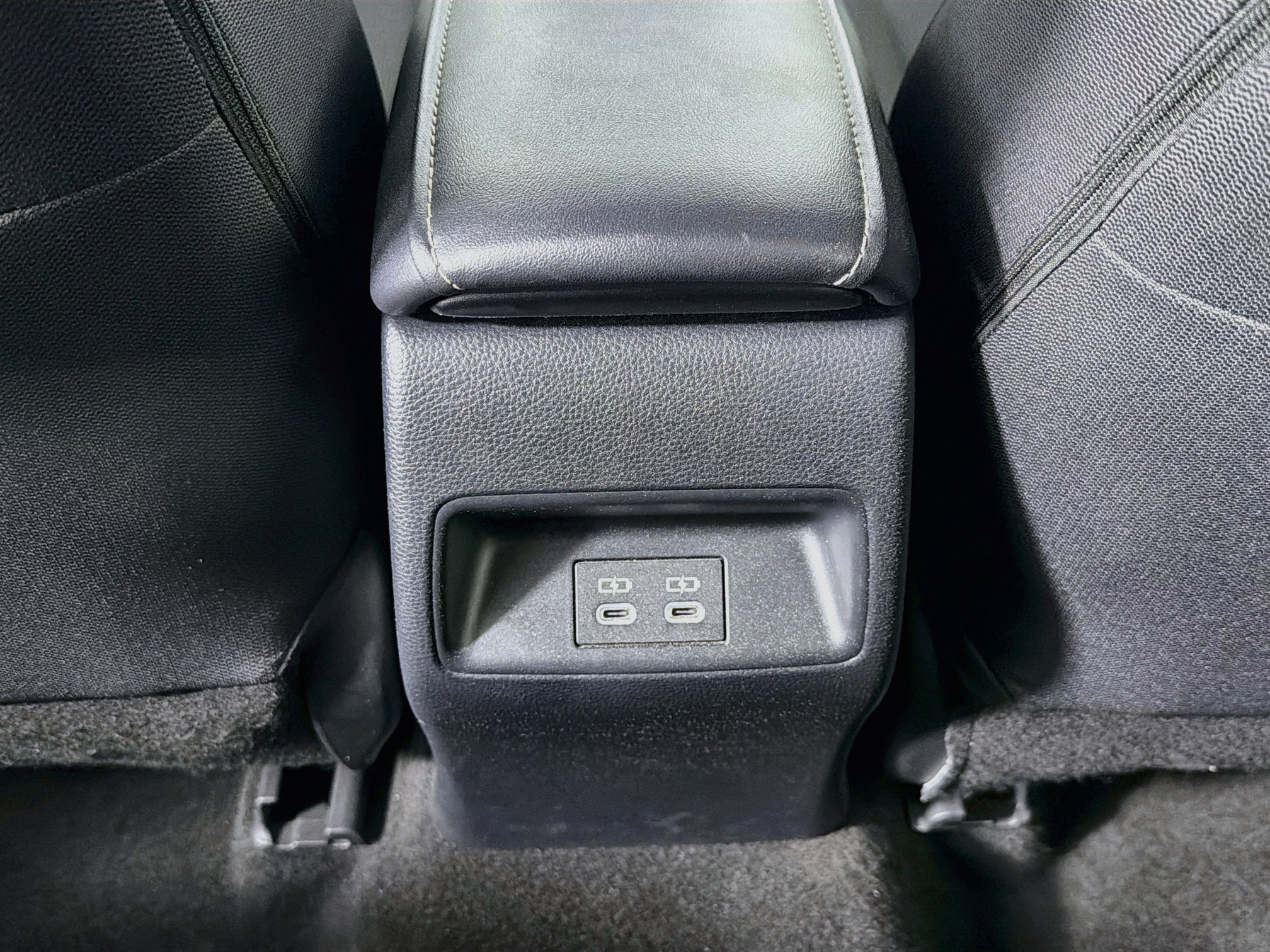 Used 2025 Toyota Corolla SE FWD image 27