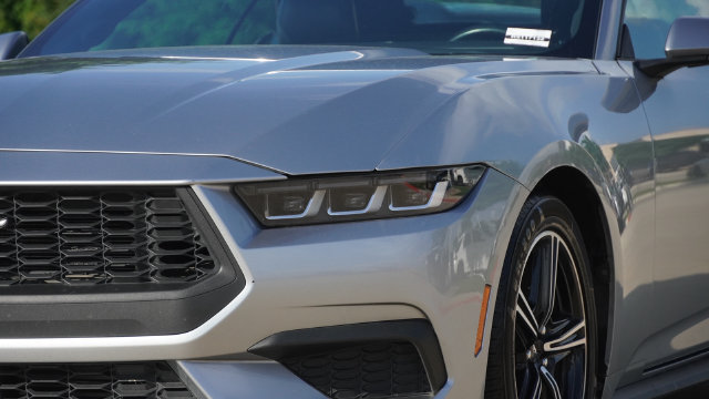 Used 2024 Ford Mustang Premium RWD image 7