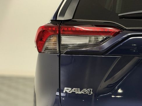 Used 2025 Toyota RAV4 XLE Premium image 9
