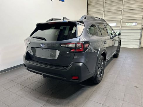 Used 2025 Subaru Outback Onyx Edition XT AWD/4WD image 3