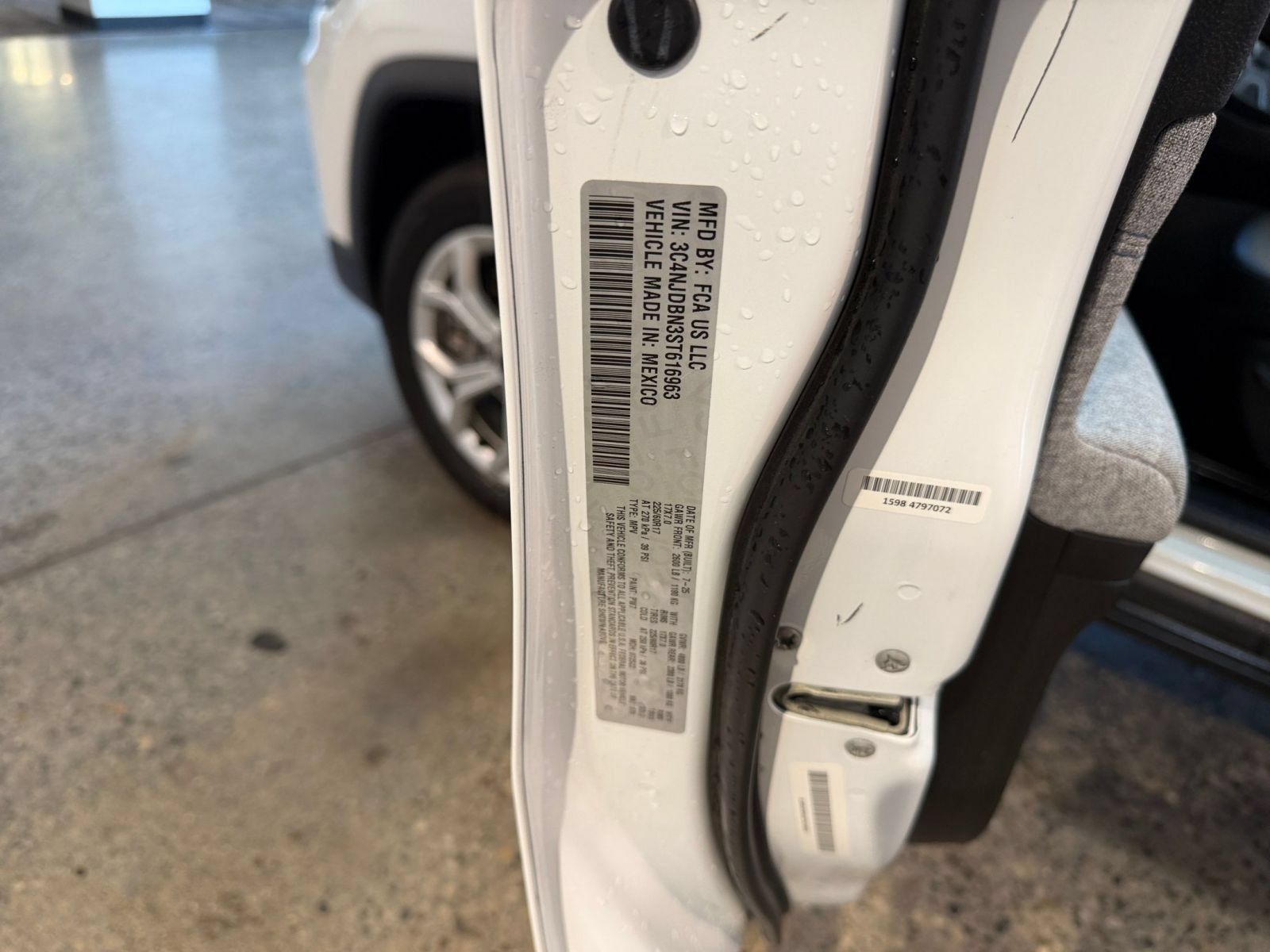 Used 2025 Jeep Compass Latitude AWD/4WD image 27