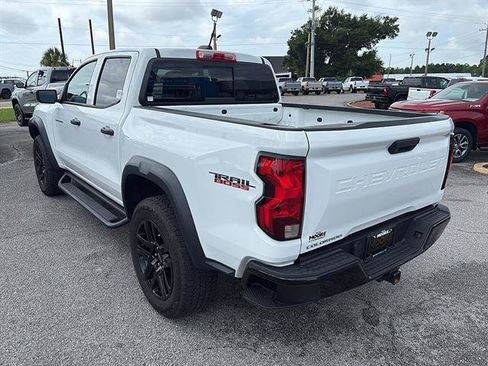 Used 2024 Chevrolet Colorado Trail Boss w/ Advanced Trailering Package AWD/4WD image 6