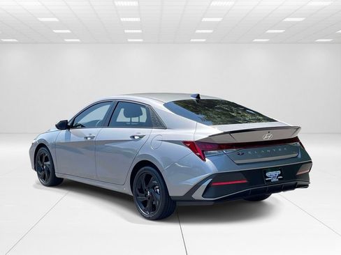 New 2026 Hyundai Elantra SEL FWD image 4