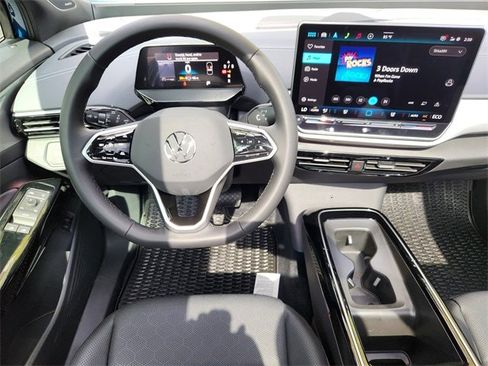 New 2025 Volkswagen Tiguan SE R-Line image 25