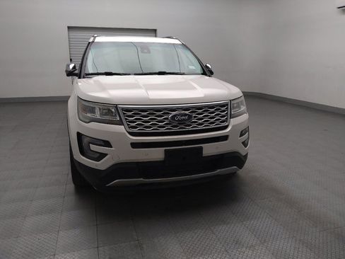 Used 2017 Ford Explorer Platinum image 14