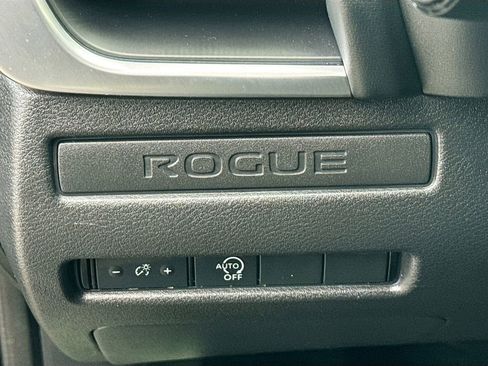 Used 2023 Nissan Rogue S image 22