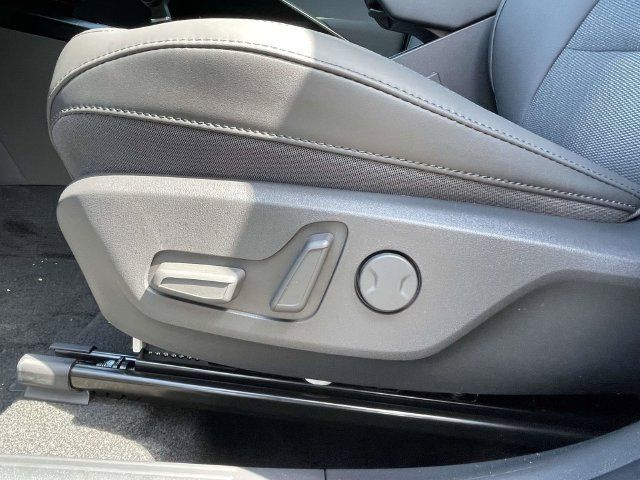 New 2026 Kia Niro EX FWD image 14