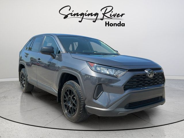 Used 2022 Toyota RAV4 LE FWD image 1
