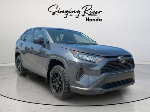 Used 2022 Toyota RAV4 LE FWD image 1