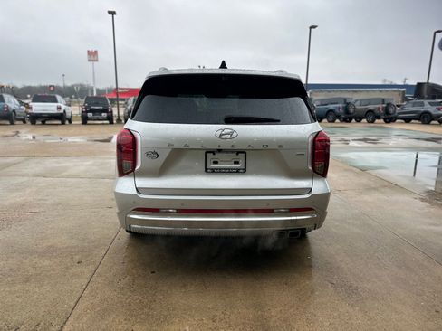 Used 2024 Hyundai Palisade Calligraphy image 9