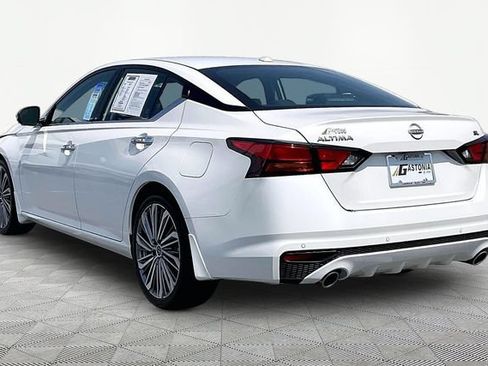 Used 2025 Nissan Altima 2.5 SL FWD image 4