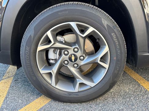 Used 2025 Chevrolet Trax LT image 25