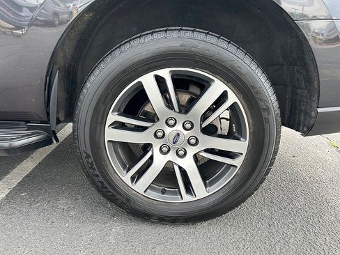 Used 2024 Ford Expedition Limited RWD image 16