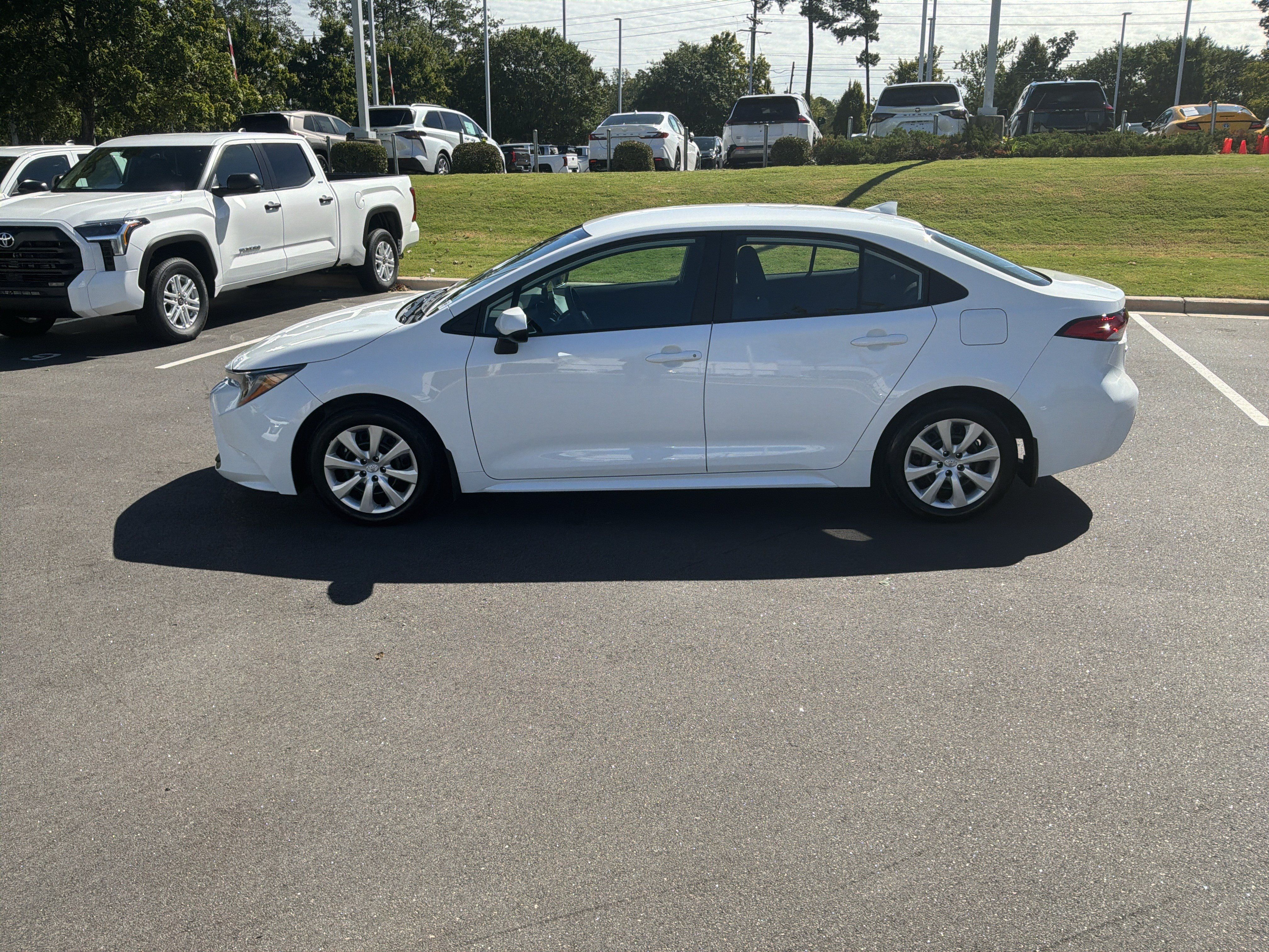 Used 2026 Toyota Corolla LE FWD image 7